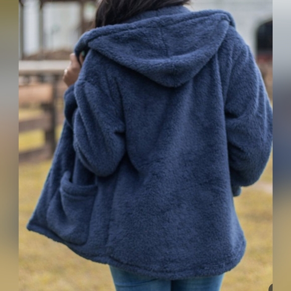 NWT Hooded Sherpa - Picture 2 of 3